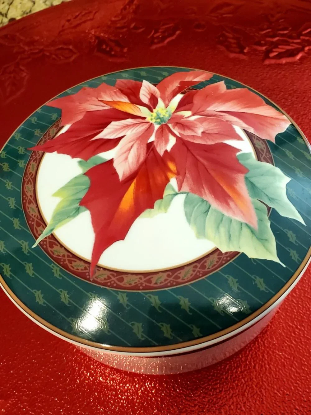 VINTAGE Mikasa Maxima Holiday Fleur Poinsettia Round Trinket Box w/Lid